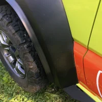 Kotflügelverbreiterung universal: 4 Stück / 28 mm breit / a 150 cm lang / inkl. TÜV