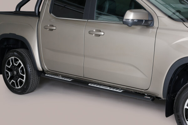 Schwellerschutzrohr VW Amarok 2023 - heute, oval , schwarz mit Trittfläche aus Edelstahl