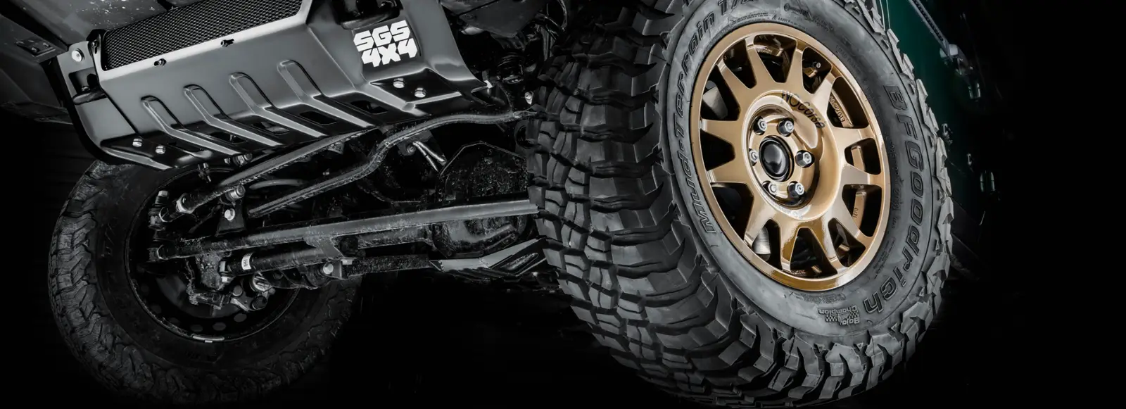 EVO Corse DakarZero Felge mit Offroad-Reifen