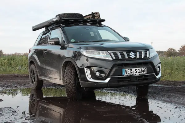 Suzuki Vitara mit Offroad-Umbau
